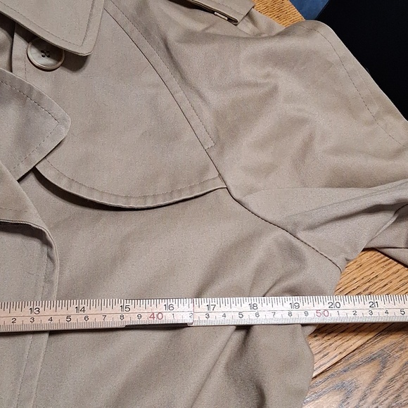 LONDON FOG WOMENS COAT TRENCH 12P PETITE  TAN Jacket Long  Worn SLEEVES Preowned - Picture 5 of 8